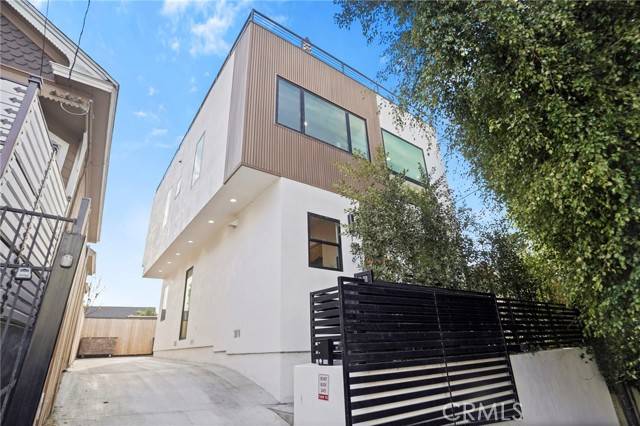 Los Angeles, CA 90026,1916 W Court Street