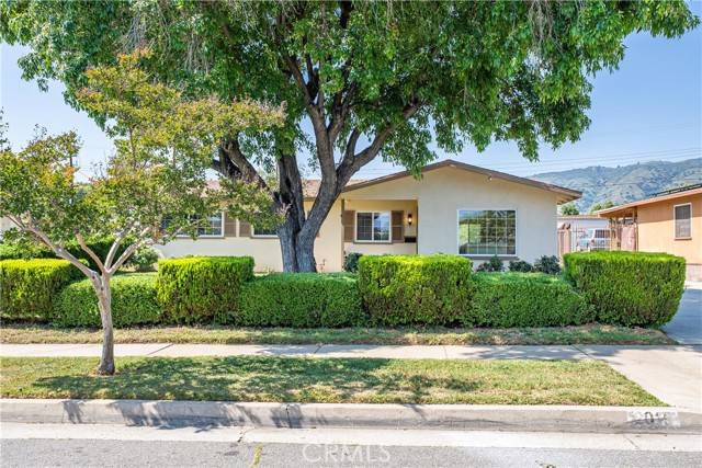 Glendora, CA 91740,2015 E Petunia Street