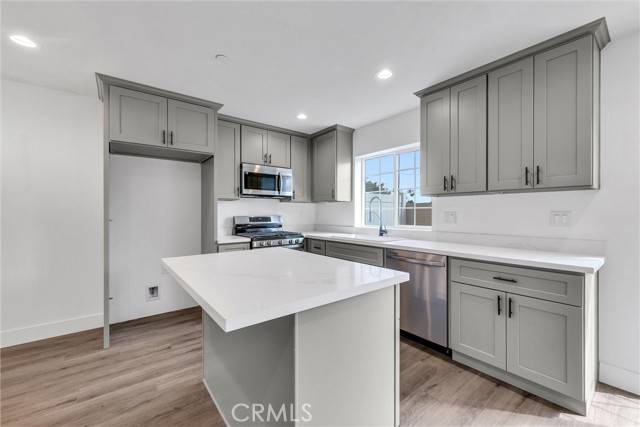 Fontana, CA 92335,16385 Valencia Avenue #6