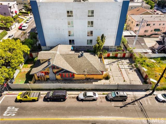 Los Angeles, CA 90004,101 S Mariposa