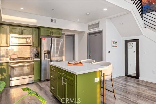 Los Angeles, CA 90006,1055 S Serrano Avenue #502