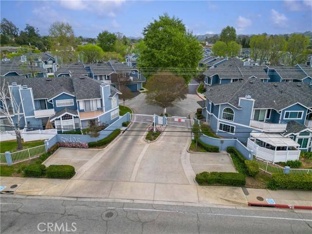 Covina, CA 91724,122 N Glendora Avenue