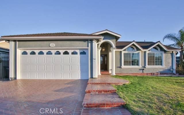 Huntington Beach, CA 92649,17252 Apel Lane