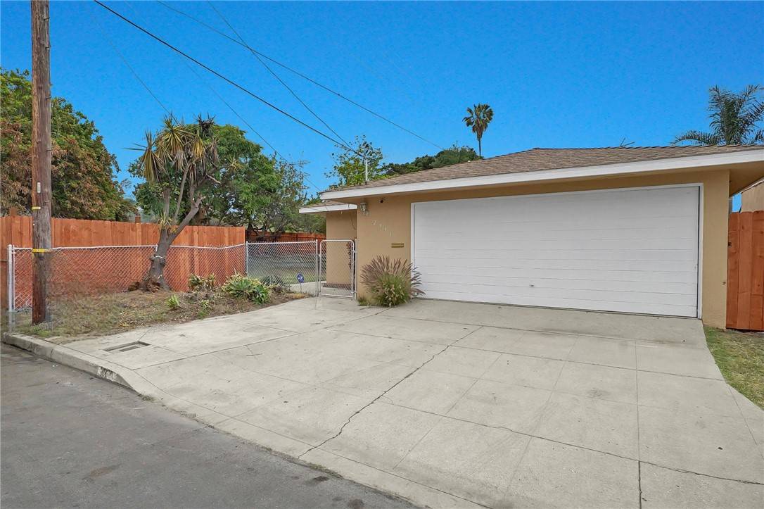 Los Angeles, CA 90039,2931 Tyburn Street