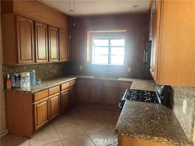 Corona, CA 92882,424 W 7th Street