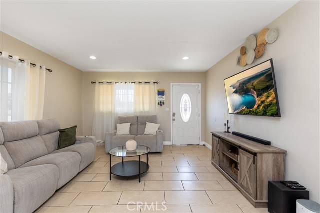 Compton, CA 90220,901 S Clymar Avenue