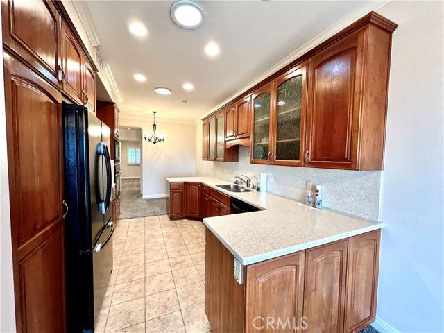Claremont, CA 91711,888 W Highpoint Drive