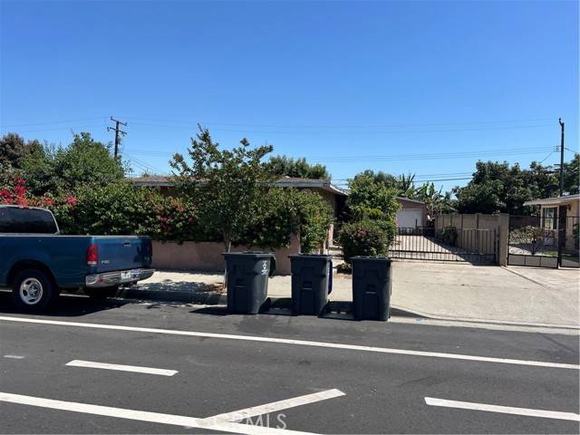 Santa Ana, CA 92703,2124 W Civic Center Drive