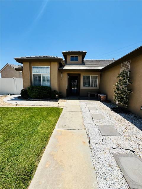 Hesperia, CA 92344,8925 FALLBROOK Court