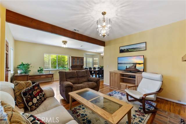 La Verne, CA 91750,2364 6th Street