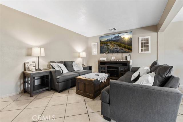 Pomona, CA 91766,1571 S Reservoir Street #C