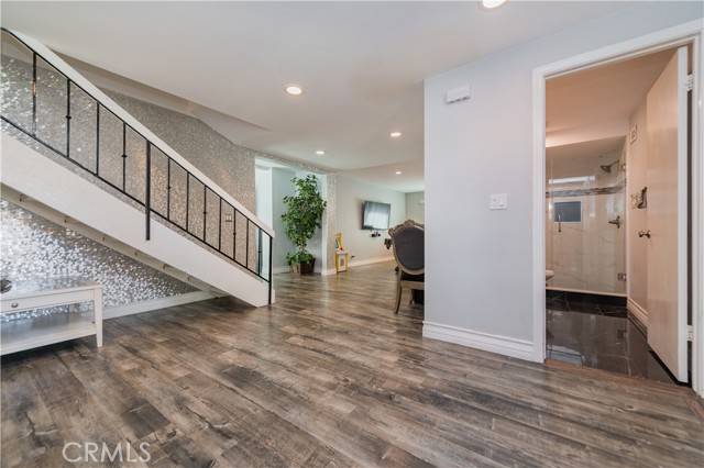 Santa Ana, CA 92705,2325 N Linwood Street