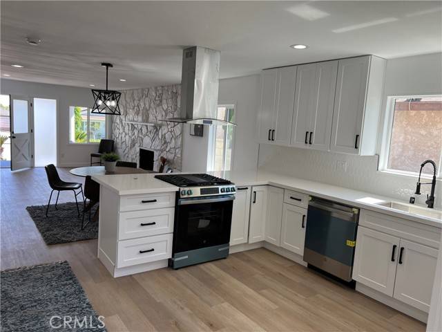 Corona, CA 92882,1350 Pleasant View Avenue