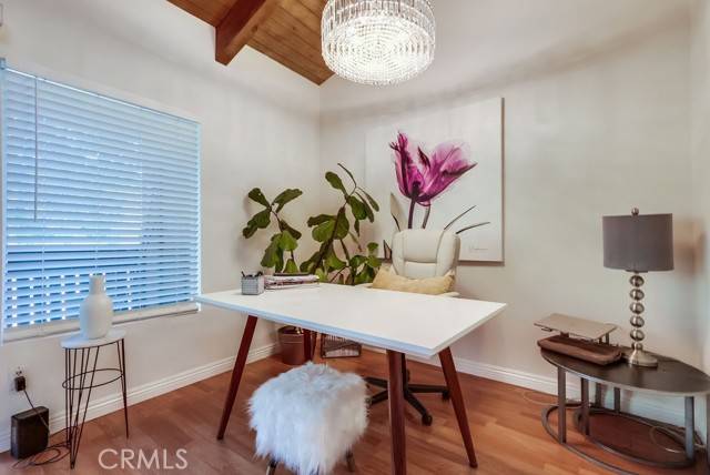 Tarzana, CA 91356,18350 Hatteras Street #263