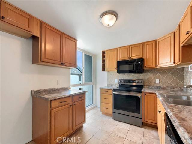 San Diego, CA 92110,1124 Eureka Street #28