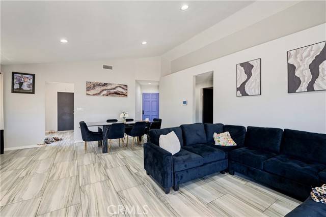 Perris, CA 92571,52 Chant Street