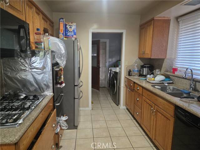 Los Angeles, CA 90043,7047 3rd Avenue