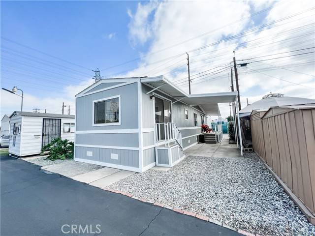 Bellflower, CA 90706,8819 Park Street #6