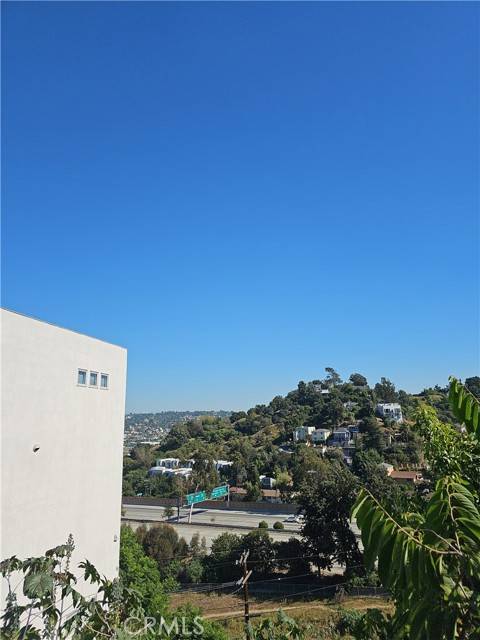 Los Angeles, CA 90039,2286 Silver Ridge