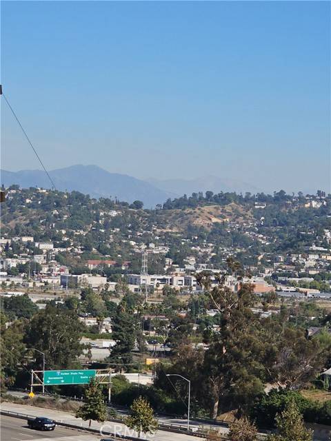 Los Angeles, CA 90039,2286 Silver Ridge