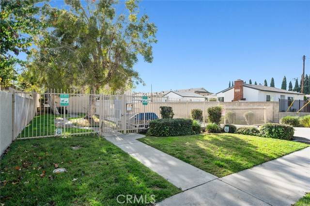 Bellflower, CA 90706,9200 Palm Street #8