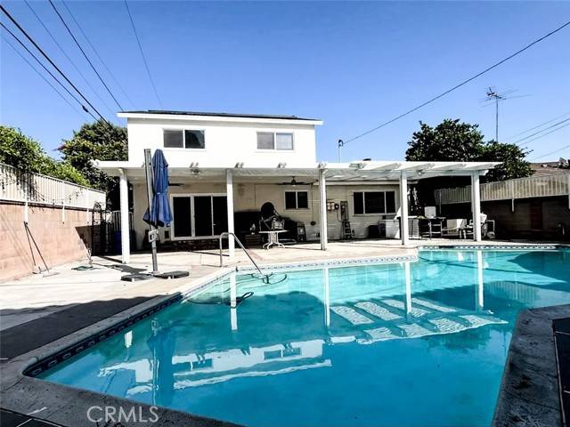 Downey, CA 90241,10923 Pernell Avenue