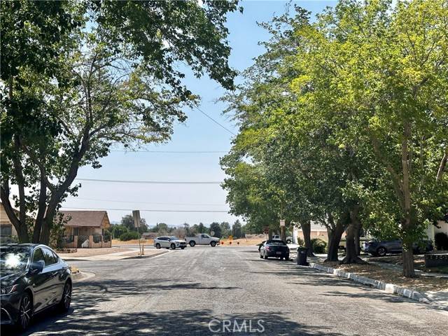 Lancaster, CA 93535,1027 E Avenue J5