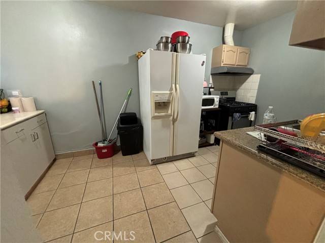 Bell, CA 90201,4231 Walnut Street