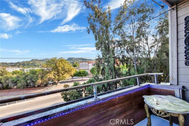 Sherman Oaks, CA 91423,13331 Moorpark Street #319