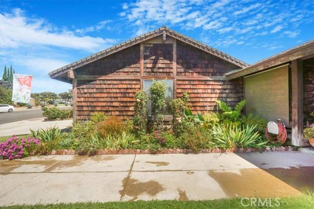 Ontario, CA 91762,2219 Redwood Avenue