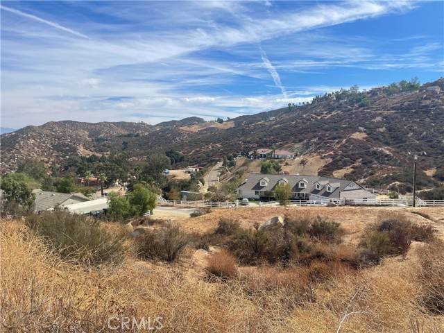 Wildomar, CA 92595,1 Crooked Arrow