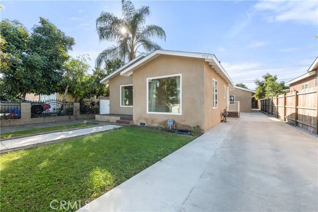 Compton, CA 90222,734 W 139th Street