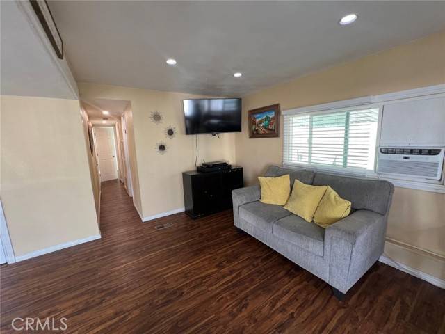 Montebello, CA 90640,630 S Maple #62