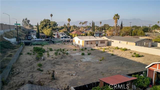 Pacoima, CA 91331,13722 Pierce Street