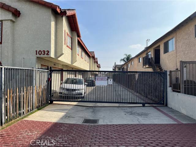 Montebello, CA 90640,1032 Carob Way #1