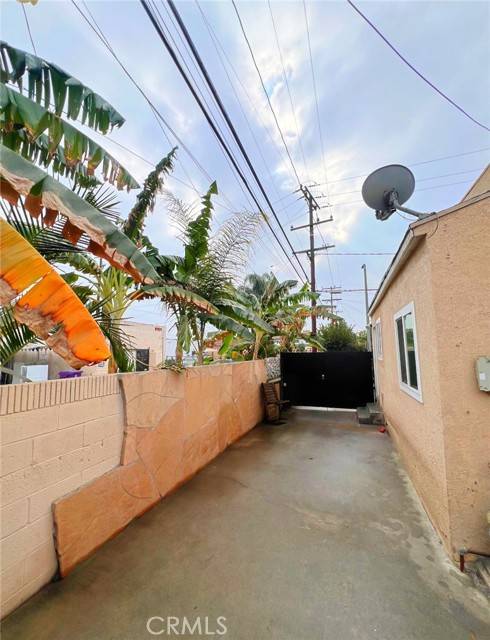 Long Beach, CA 90805,1917 E 61st
