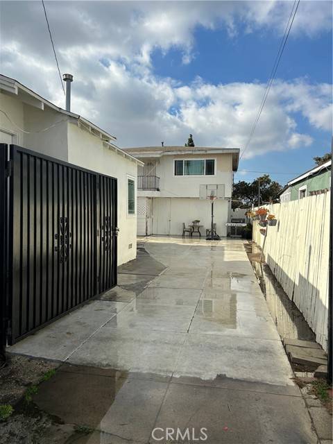 Inglewood, CA 90304,11031 Eastwood Avenue