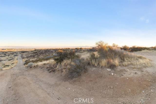 Phelan, CA 92371,8023 Eaby