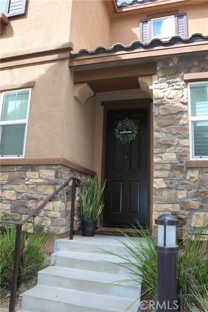 Saugus, CA 91350,27464 Honeydew Court