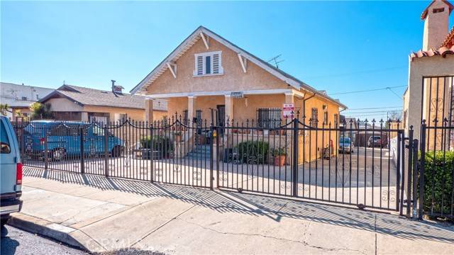 Los Angeles, CA 90033,2432 Fairmount Street