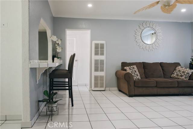 South Gate, CA 90280,8945 San Antonio Avenue