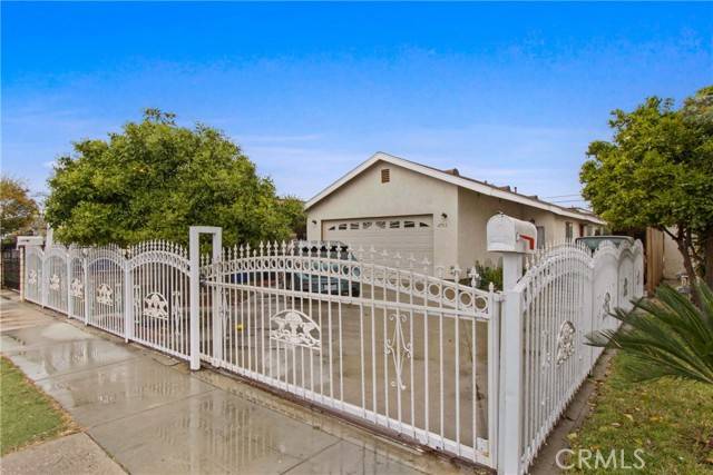 South Gate, CA 90280,2703 Missouri Avenue