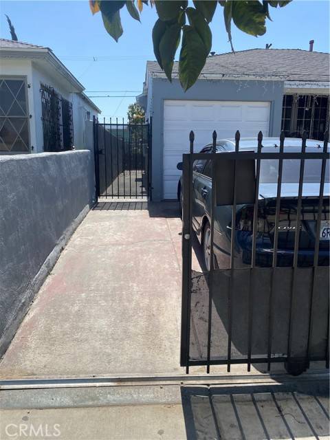 Los Angeles, CA 90003,224 W 98th Street