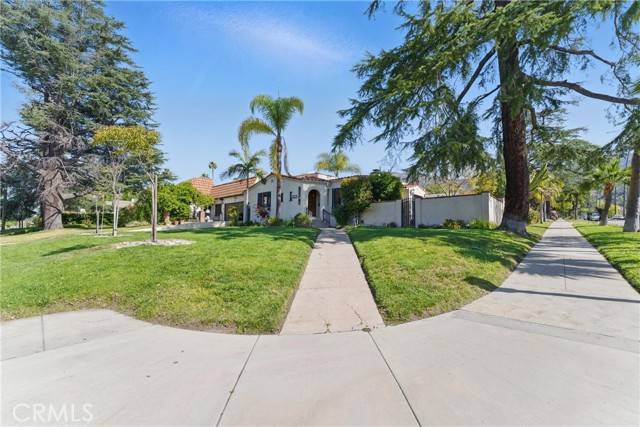 Glendale, CA 91201,1633 Bel Aire Drive