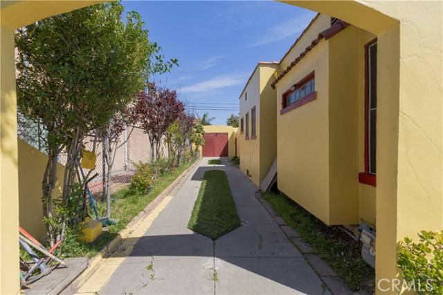 Huntington Park, CA 90255,2725 Grand Avenue