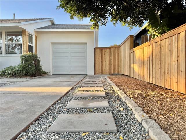 Fullerton, CA 92833,2413 W Oak Avenue