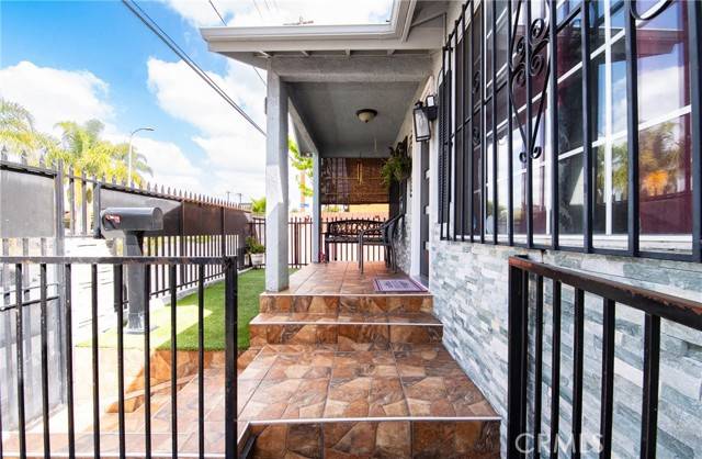 Los Angeles, CA 90011,5608 Hooper Avenue