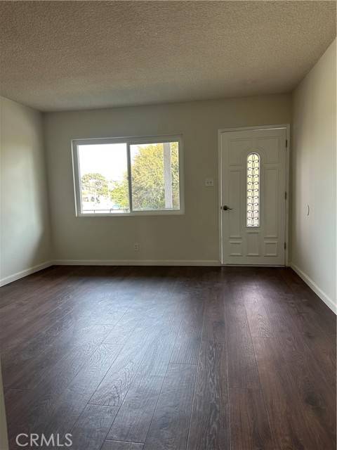 South Gate, CA 90280,8601 Chestnut Avenue