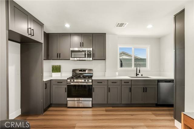 Fontana, CA 92335,8658 Laurel Avenue