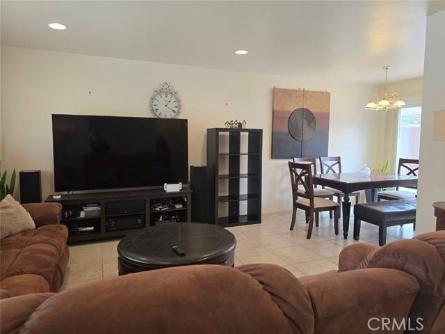 Cudahy, CA 90201,4443 Santa Ana Street #2